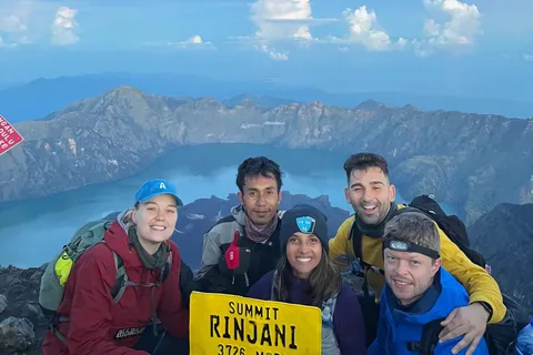 sembalun/senaru 2D/1N visite privée sommet du mont rinjani