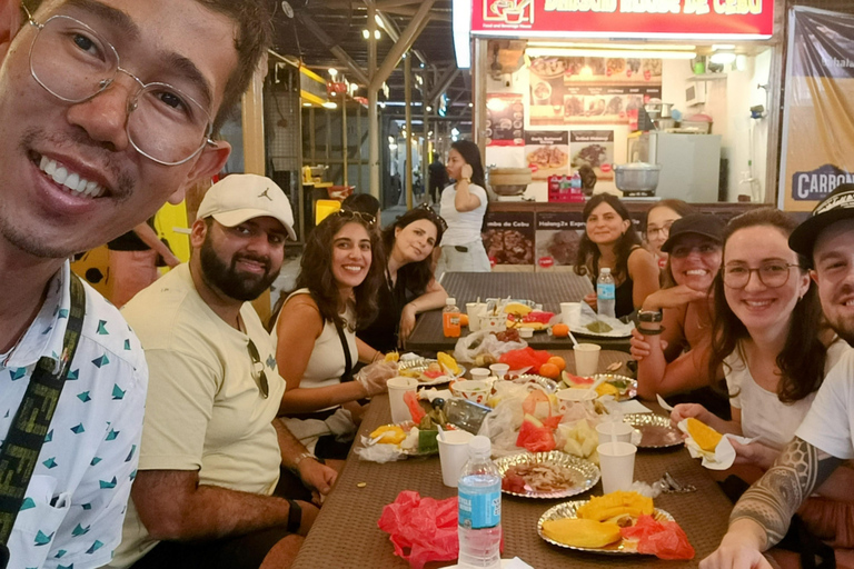 سيبو: جولة طعام في سوق الكربون وحانات مع جولة بسيارة جيبنيسيبو: جولة طعام في سوق الكربون وحانات مع ر