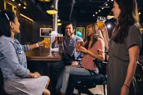 Sevilha: Tour de tapas do outro lado do rio em Triana