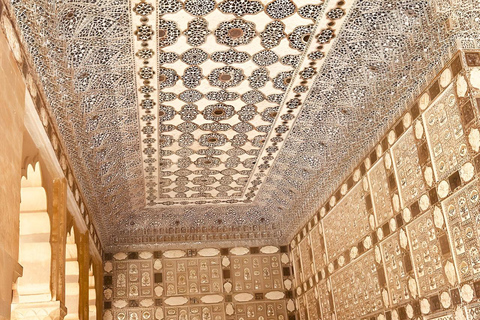 Jaipur: Amber Fort Heritage Walking Tour with Guide Guided Tour with Entrance Fee, Pickup, and Drop-Off Included