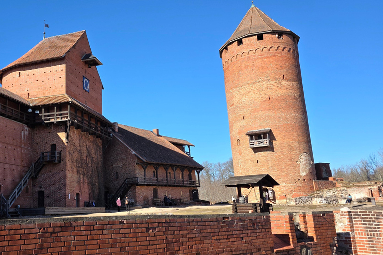 From Riga: Turaida & Sigulda Day Trip with Guide