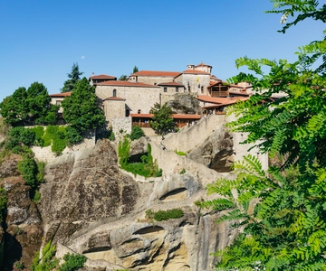 From Athens: Delphi and Meteora 2-Day Guided Tour