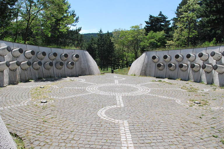 Krusevo, il monastero di Zrze e il villaggio di Babino da Skopje