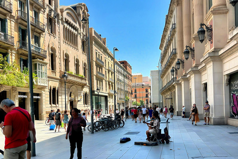 Barcelone : visite à pied de la Sagrada Família et du quartier gothiqueEnglish Guide