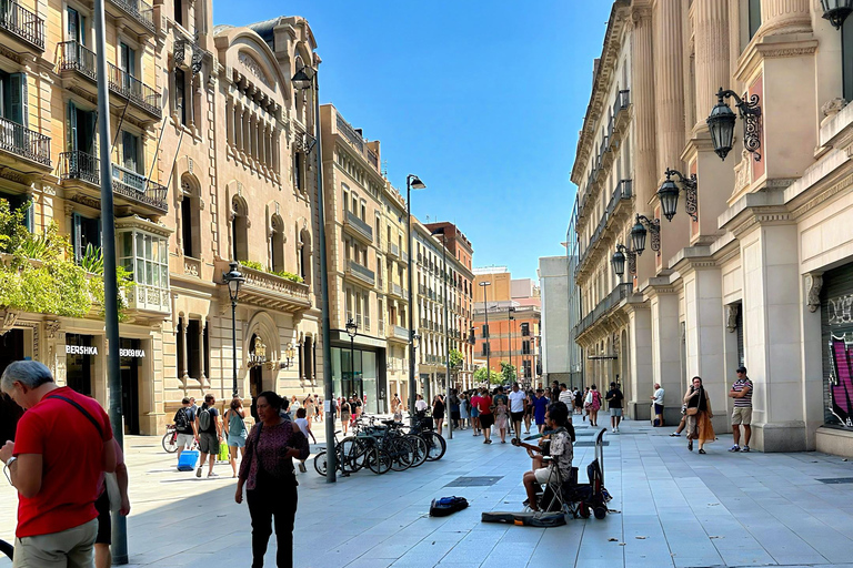 Barcelone : visite à pied de la Sagrada Família et du quartier gothiqueEnglish Guide