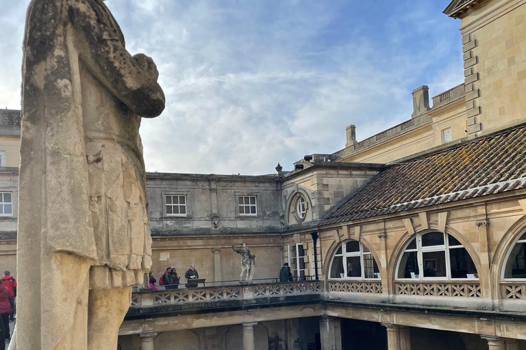 Bath : Les points forts : visite guidée à pied avec application mobile.Accédez à la visite via l'application Tourific (lien envoyé par Tourific)