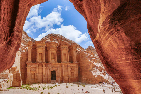 من عمّان: شهر عسل في الأردن لمدة 4 أيام مع رحلة رومانسية