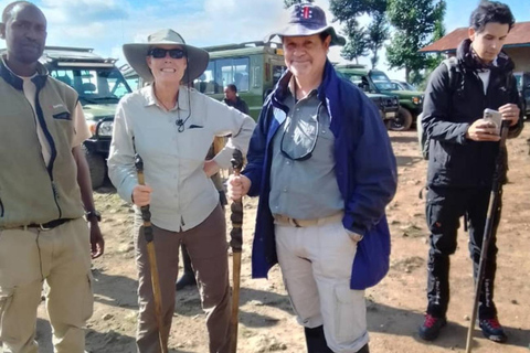 Experiencia de 2 días de safaris por Ruanda con gorilas y visita cultural.