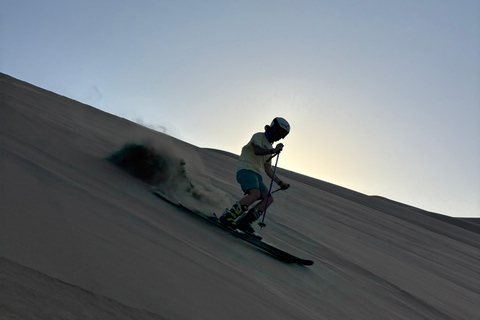 Huacachina: Private Paragliding and Sandboarding Combo in the Desert