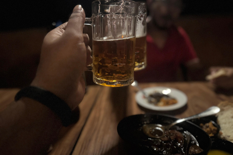 Colombo: Dodgy Bar Tour with Local Snacks and Drinks