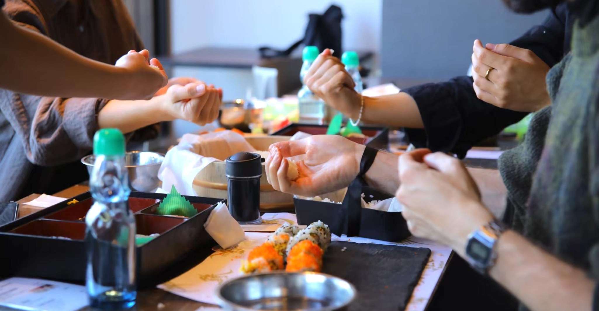 Tokyo: Roll and Authentic Sushi Making Class in Asakusa photo 16