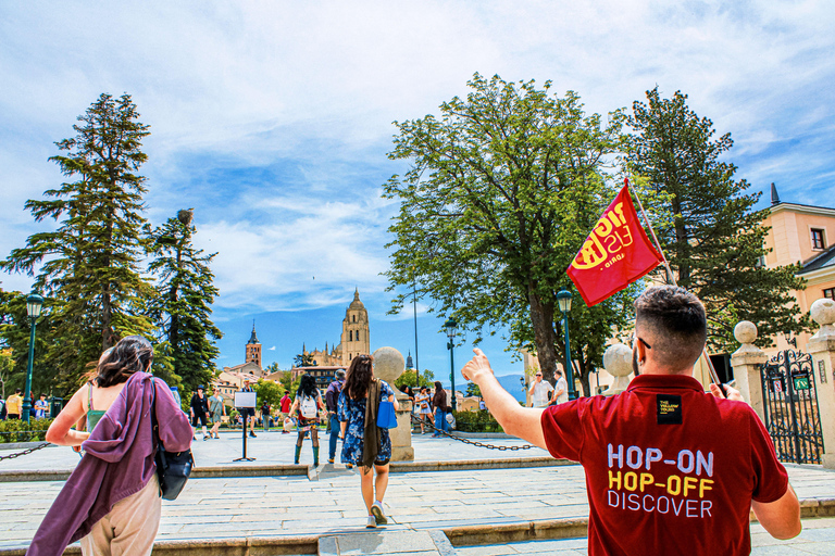 Desde Madrid: Excursión de un día con guía a Segovia, Alcázar opcionalExperiencia en Segovia