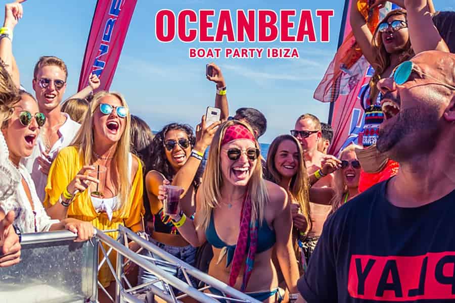 Ibiza: Ocean Club Boat Party mit Premium-Getränken, Essen und DJ. Foto: GetYourGuide