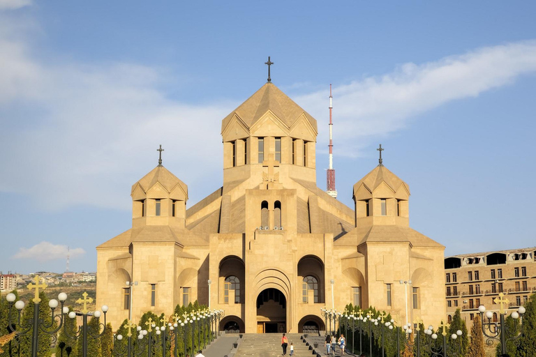 Yerevan: City Highlights Tour with Local Guide