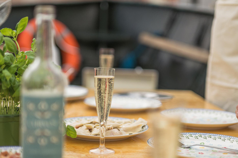 Gdańsk : croisière dans le chantier naval et le port avec dégustation de pierogiGdańsk : visite du chantier naval et du port avec dégustation de pierogi