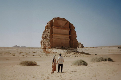 AlUla: Hegra, Old Town, Elephant Rock & Saudi Meal