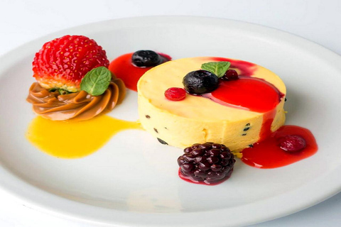 Buenos Aires: biljett med köföreträde till tangouppvisning i MaderoMadero Tango Show biljett med köföreträde och middag Black