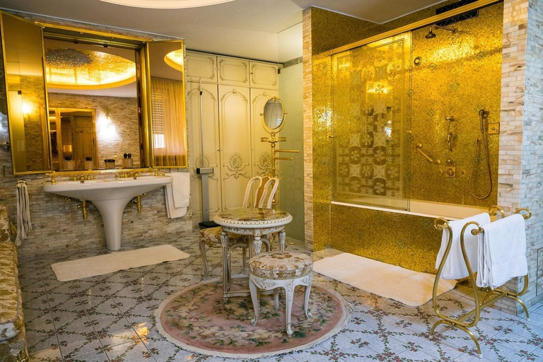 1 Day Bucharest Parliament, Ceausescu House & Village Museum Minivan Bucharest Parliament,Ceausescu House &Village Museum