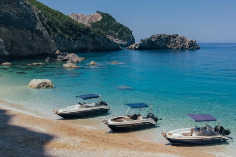 Zakynthos : Croisière privée vers la plage des naufrages et les grottes bleues