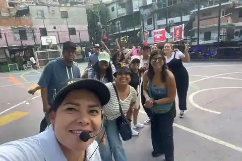 Medellin: Comuna 13 Sembradores De Amor Tour