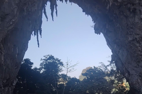 De Ha Noi: 2 dias de Trekking na Montanha do Olho de Anjo e de mota