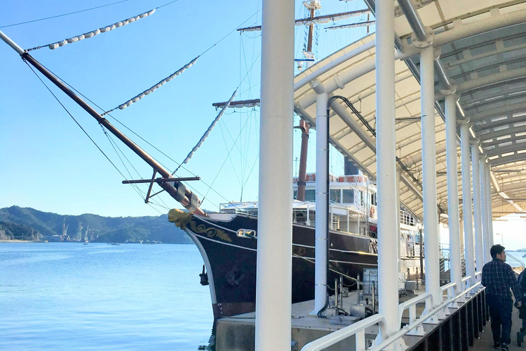 Croisière sur les plus grands bains à remous et déjeuner Bento japonaisLa plus grande croisière dans les bains à remous et le pique-nique Bento à la vue magnifique