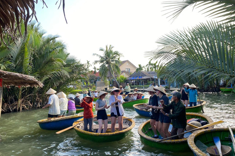 Tour en bicicleta por la campiña de Hoi An - Pueblo de Tra Que y cesta en barco