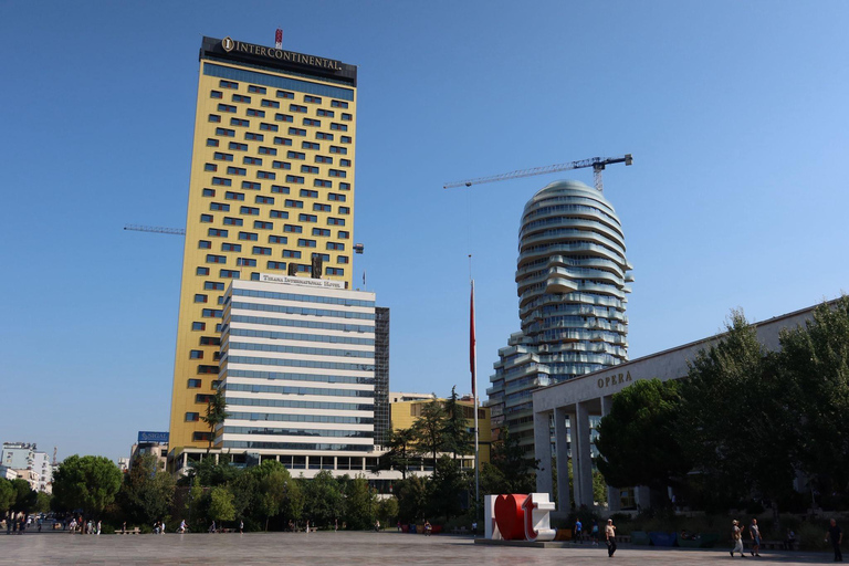 地拉那共产主义遗迹和历史中心之旅地拉那共产主义与历史中心之眼