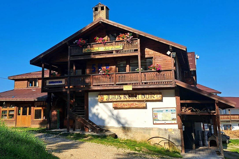 Brașov: Milk Cave Guided Tour with Postăvarul Hut Visit