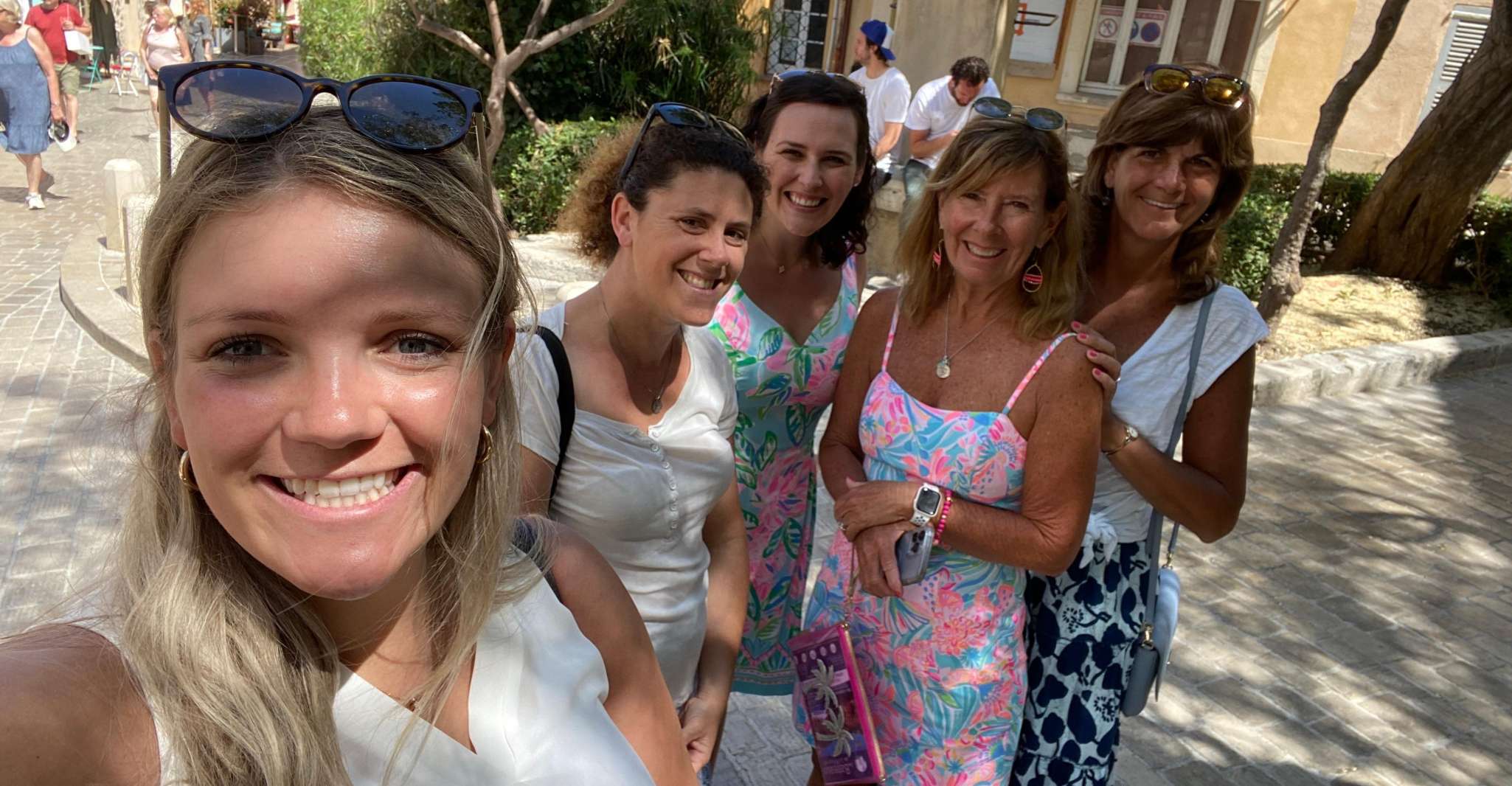 Saint Tropez , Private Walking tour with a Tropezienne guide - Housity