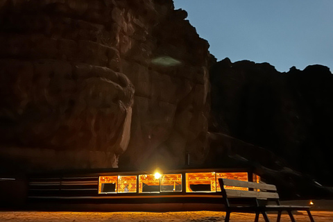 Wadi Rum: Bedouin Dinner and Stargazing Experience