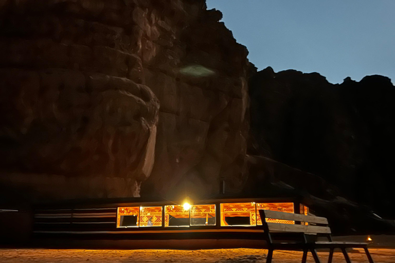 Wadi Rum: Bedouin Dinner and Stargazing Experience