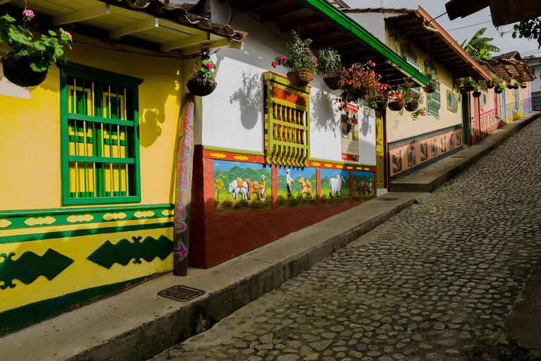 From Medellín: Guatapé and San Rafael 2-Day Adventure