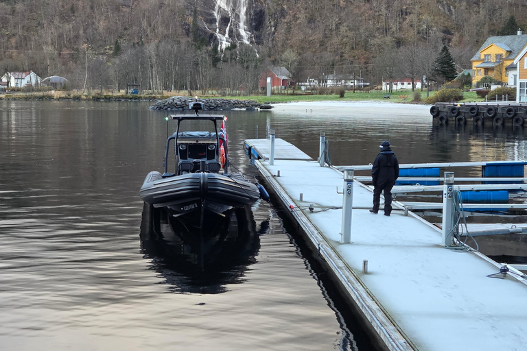 卑尔根：乘坐高级 RIB 船探索莫斯特罗门峡湾卑尔根：乘坐高级 RIB 船游览莫斯特罗门峡湾