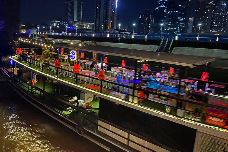 بنوم بنه: رحلة بحرية عند غروب الشمس مع البيرة والشواء