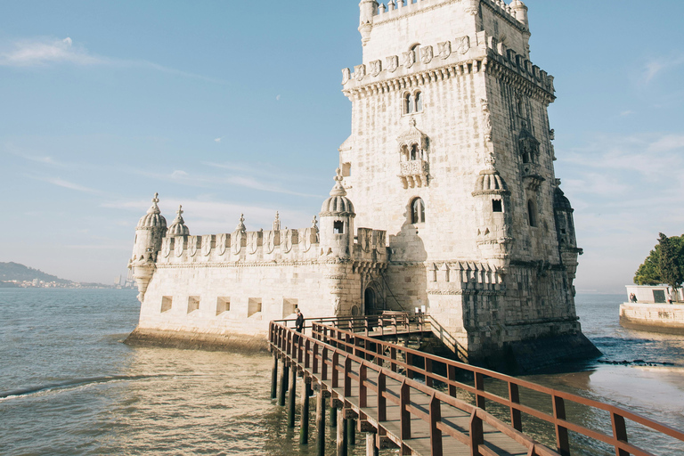 Lisbon: 4-Hour City Highlights Tour with Transport