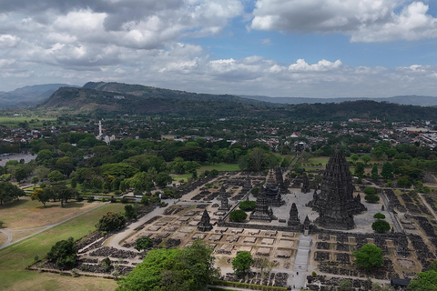 "Java Highlights: Yogyakarta to Bromo & Ijen Volcanoes"