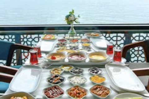 Istanbul: Bosphorus Cruise with Brunch