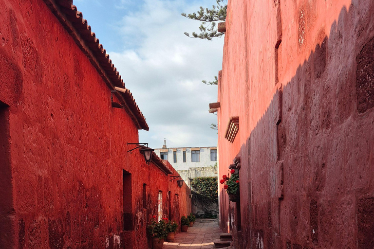 Arequipa: City Tour and a visit to the Monastery of Santa Catalina Arequipa: City Tour and Visit to the Santa Catalina Monastery