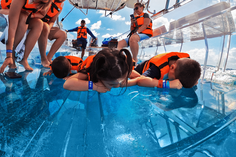 Isla Mujeres: Excursion Crystal Boat Tour at the Caribbean Isla Mujeres: Transparent Boat Tour