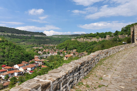 De Bucarest: excursion privée d'une journée à Basarabovo et Veliko Tarnovo