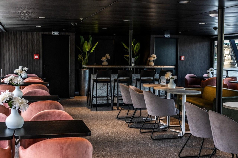 Time travel on the Elbe in Dresden - History of steamboat travel Time travel on the Elbe in Dresden - history of steamboat travel