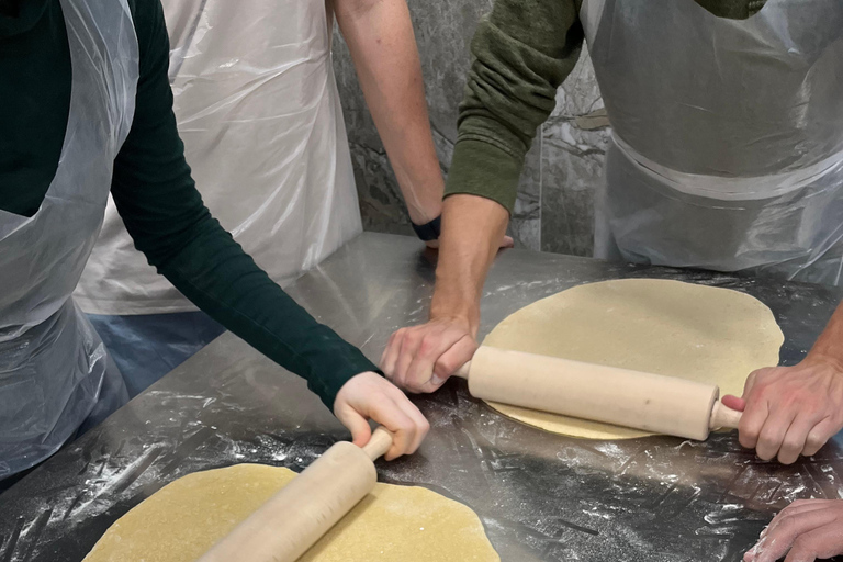 Neapol: lekcja gotowania makaronu i tiramisu z lokalnym szefem kuchni