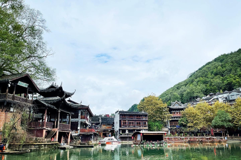 Zhangjiajie: Furong & Fenghuang 2-Day Tour with Boat Ride Small Group (4 people)
