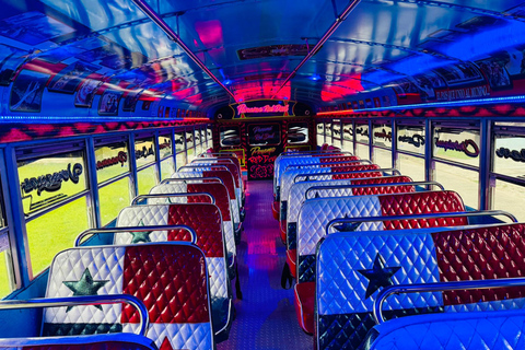 Panama City: Tour in Chiva Turística & Amador & Rooftop Bar