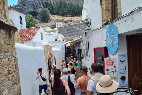 Von Rhodos Stadt: Abendliche Busfahrt nach LindosVon Rhodos-Stadt: Abendliche Busfahrt nach Lindos