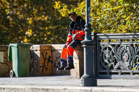 第比利斯：与 Chacha 一起徒步导览法布里卡和 Chughureti英语 - 小型团体之旅 - 3 小时