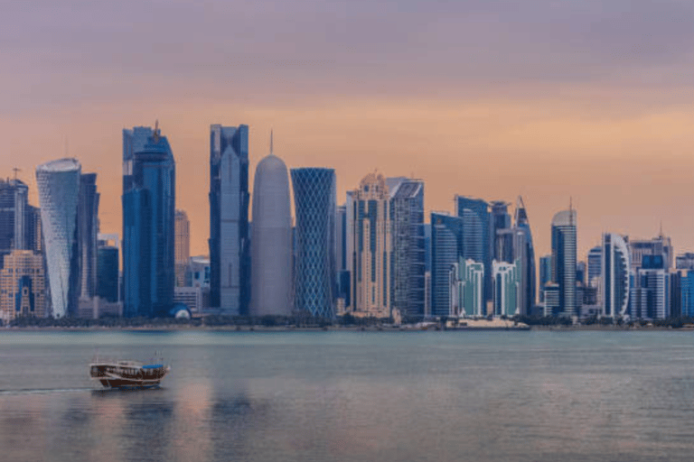 Doha: Sunset Dhow cruise inclusief ophaal- en terugbrengservice