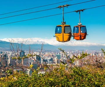 Santiago: Paseo en teleférico y tour a pie por el cerro San Cristóbal