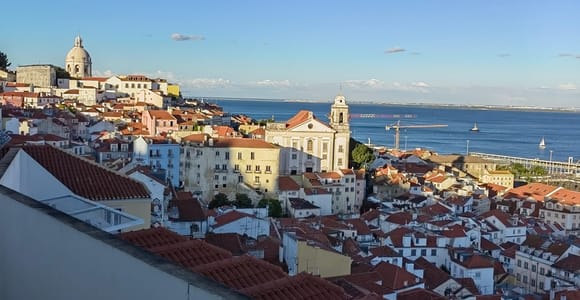 Lisbon: hop on hop off sightseeing Tuktuk tour